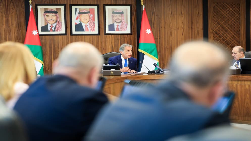 حسان يخصص 10 ملايين دينار لدعم الطالب