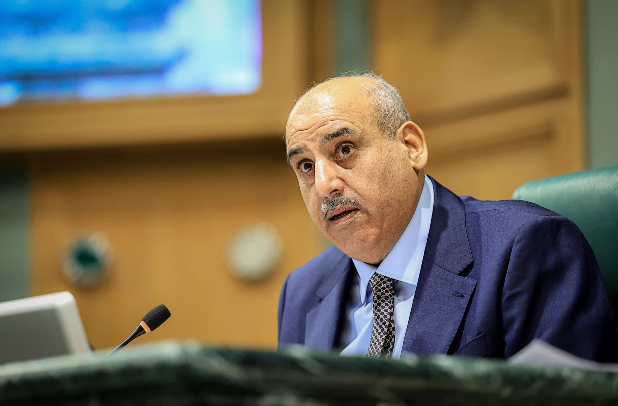 القاضي يعتذر للنائب الشيشاني عن تصريحه