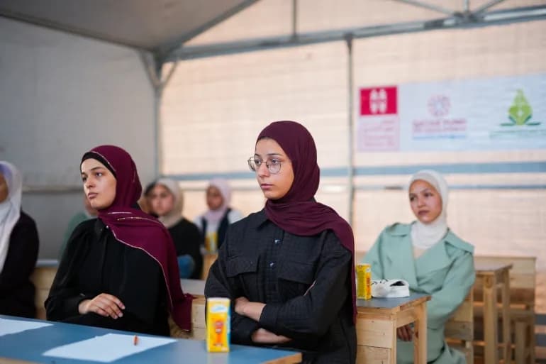 التوجيهي يفتح أفق طلبة غزة