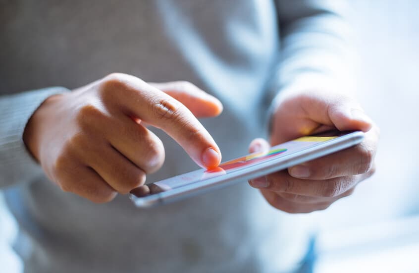 Study Finds Screenshots Harm Memory