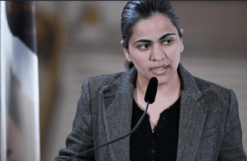 عائشة وهاب أول أمريكية أفغانية في الكونغرس