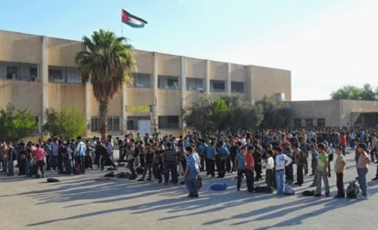 مدارس تبدأ العام الدراسي الأحد