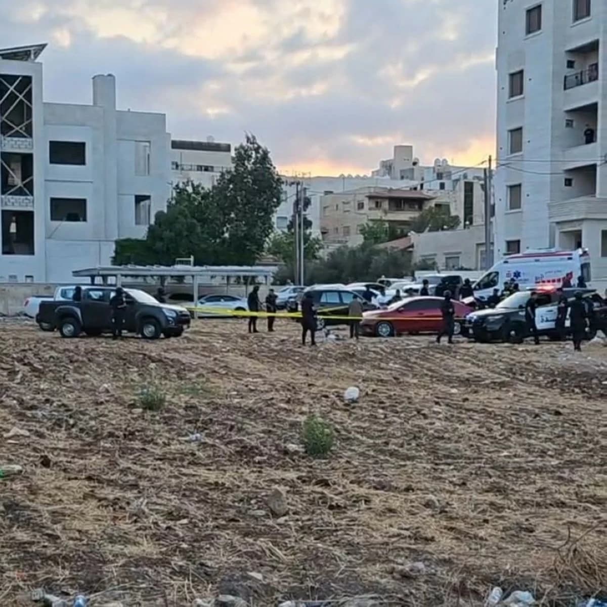 فرض طوق أمني جنوب إربد بعد العثور على جثة داخل مركبة