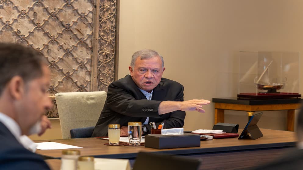 King urges government to improve citizens' lives