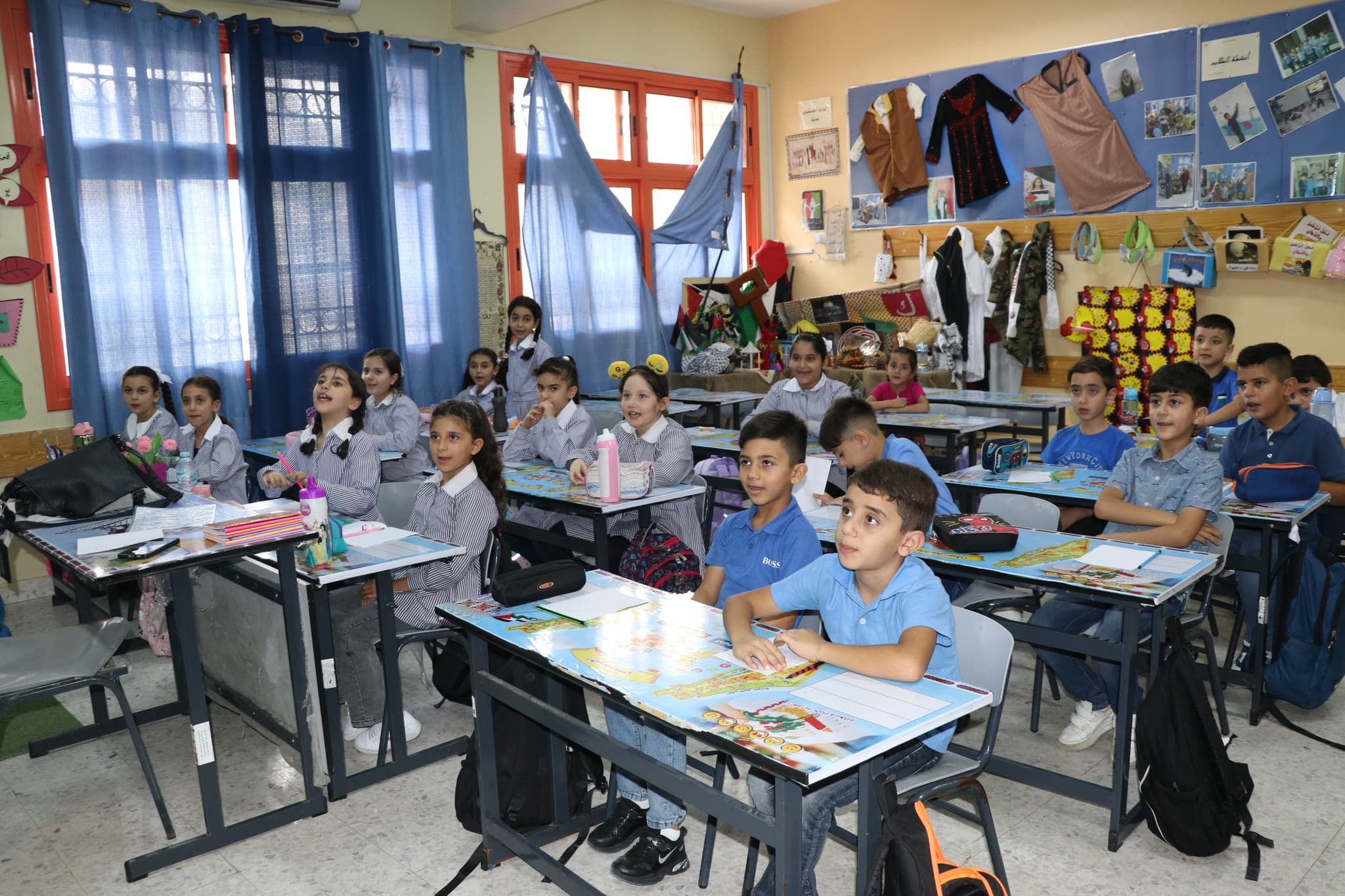 التحاق 846 ألف طالب في مدارس الضفة وغزة