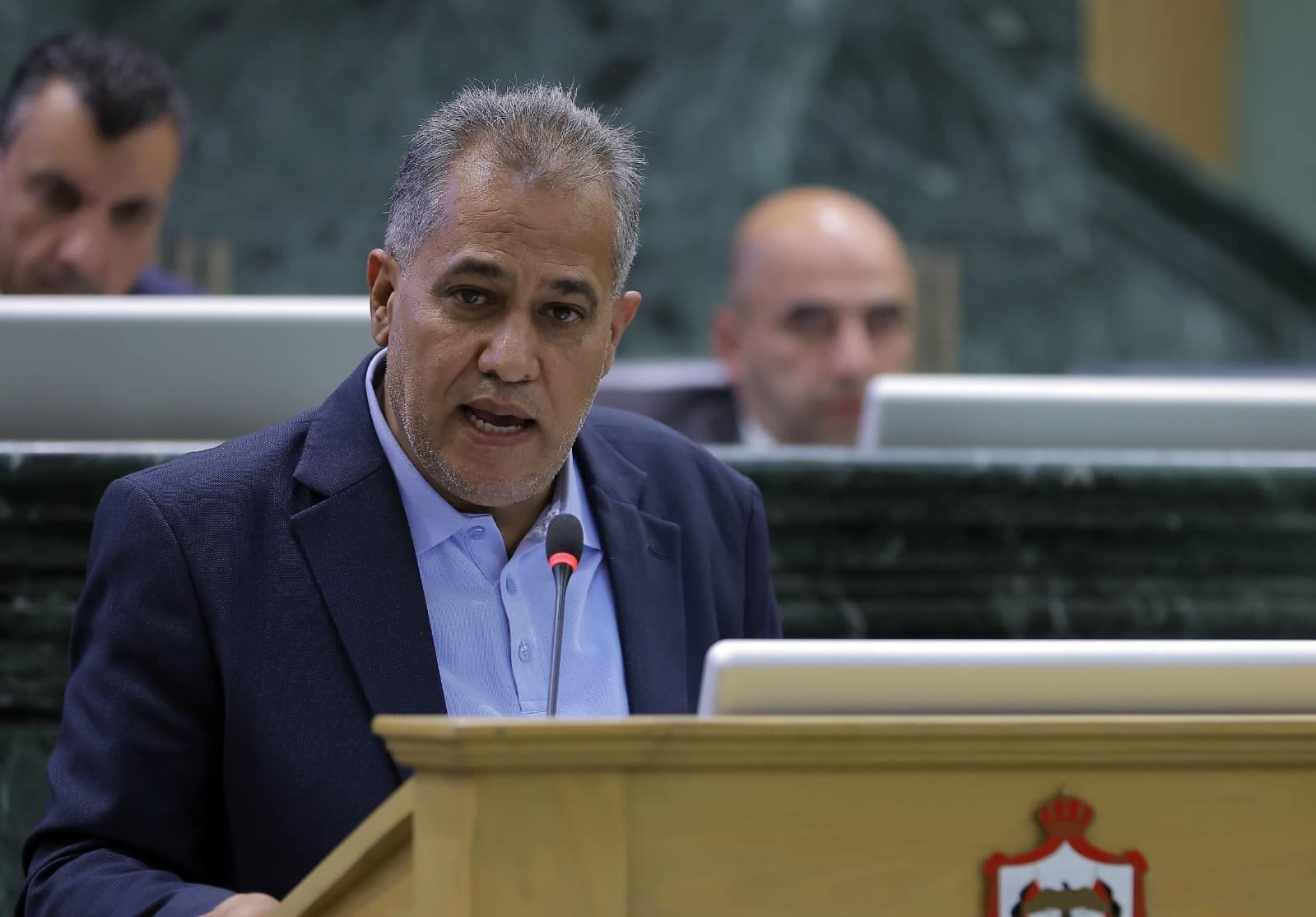 الهميسات يستفسر عن تكاليف استضافة النشطاء للترويج للسياحة في الأردن
