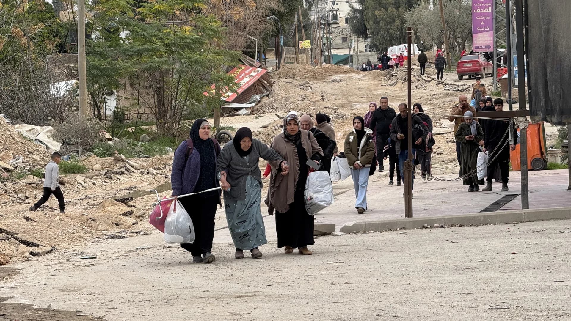 محللان: تفكيك مخيمات الضفة يعيد رسم الجغرافيا
