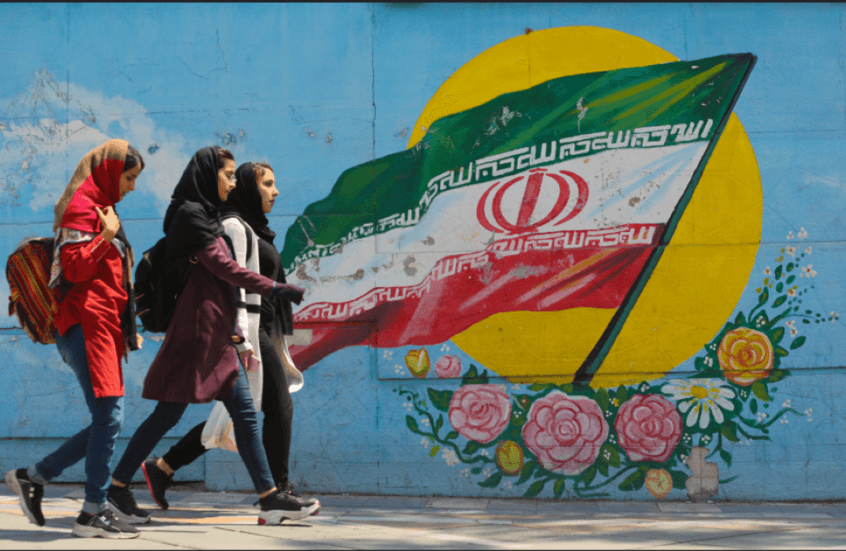 Iranian women join the defense effort