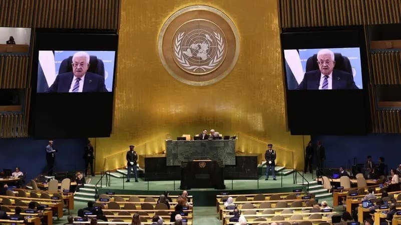 عباس يؤكد رفض التهجير الفلسطيني