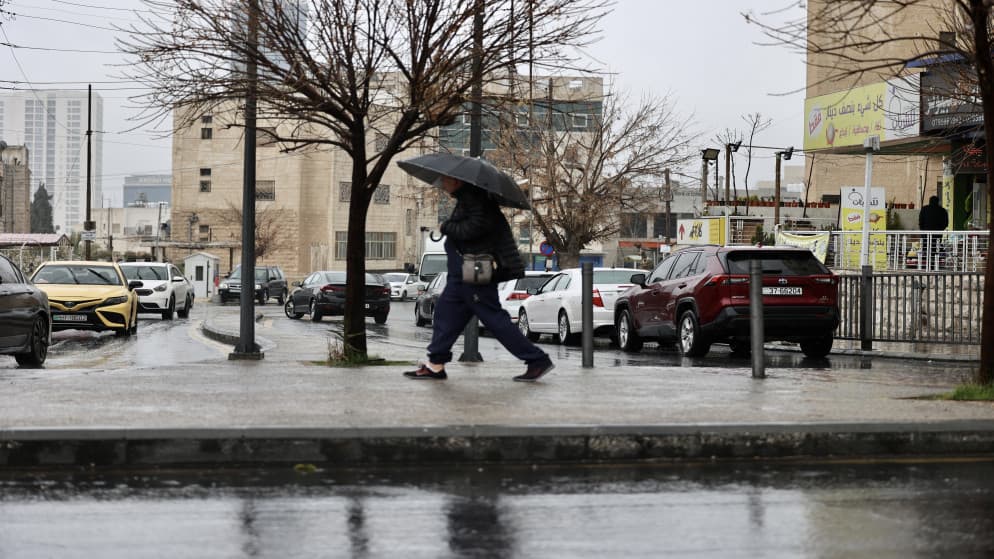 Low-pressure system impacts Levant Mon