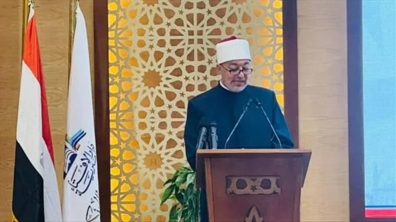Mufti Stresses Teaching Loyalty to Children