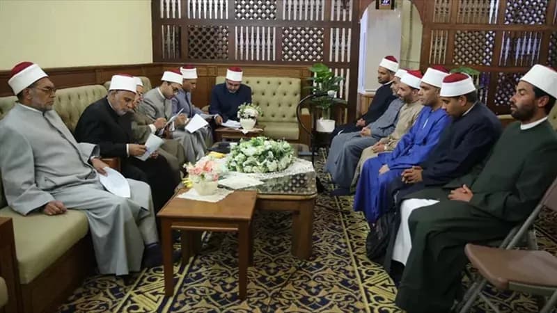 Al-Azhar completes Qibla prayer imam tests