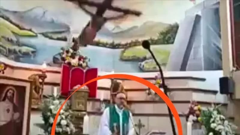 وفاة رجل إثر سقوط صليب ضخم في الإكوادور