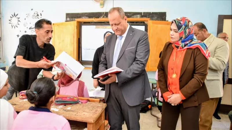 Bedouwi probes issues at Port Said School
