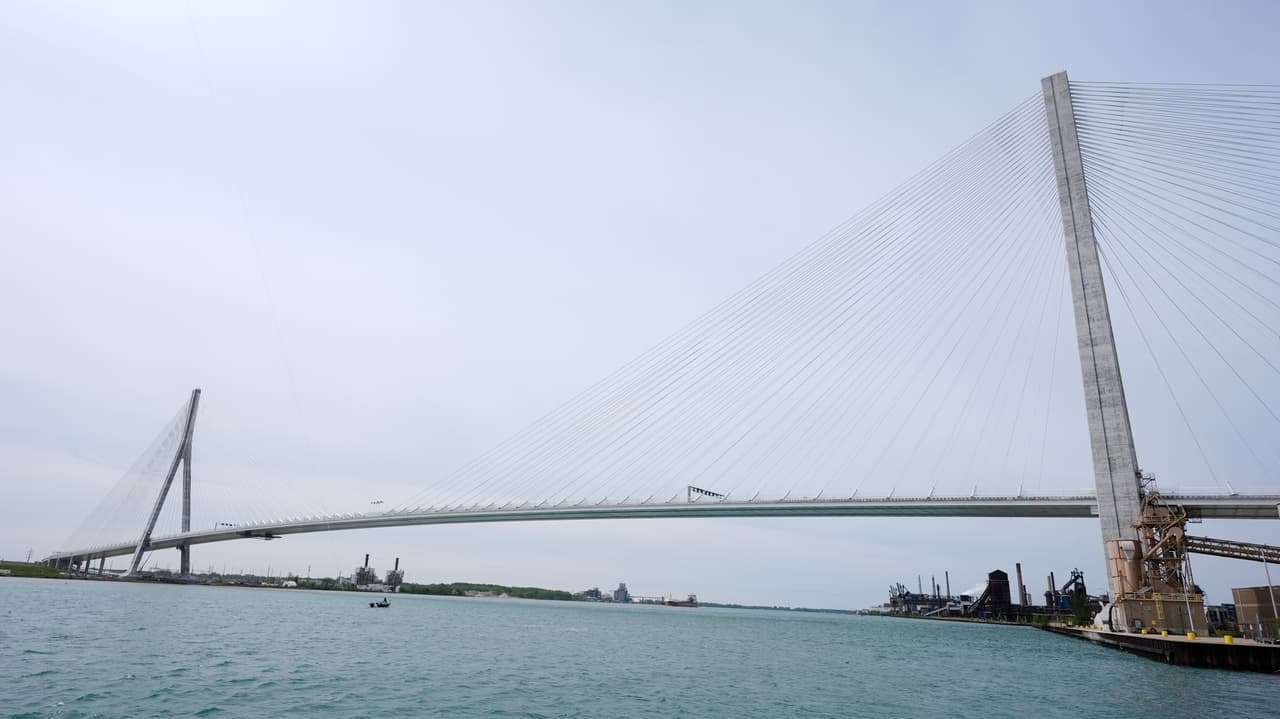 Canada prepares to open new US bridge amid tariff issues