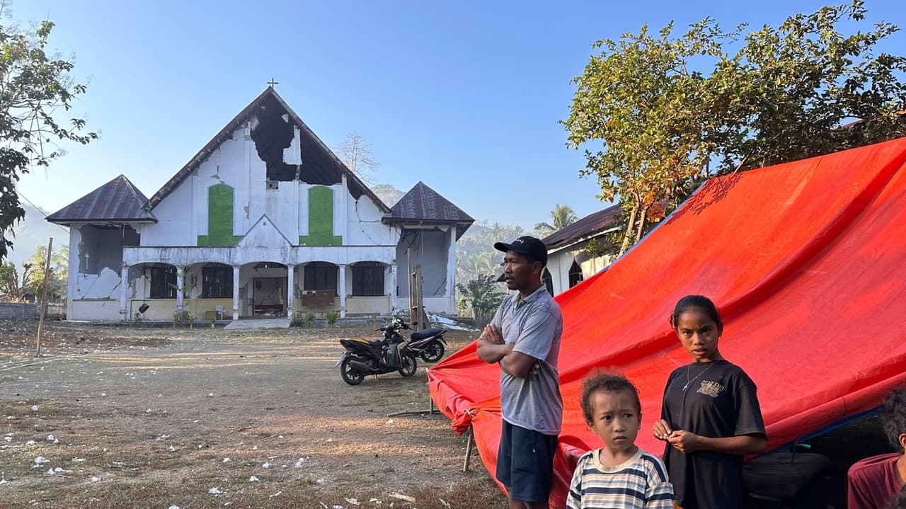 Children fear after Indonesia earthquake