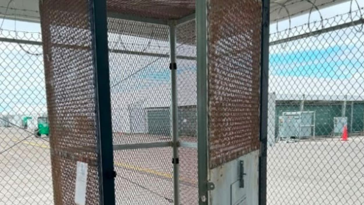 Federal report: Alligator Alcatraz detainees in cages