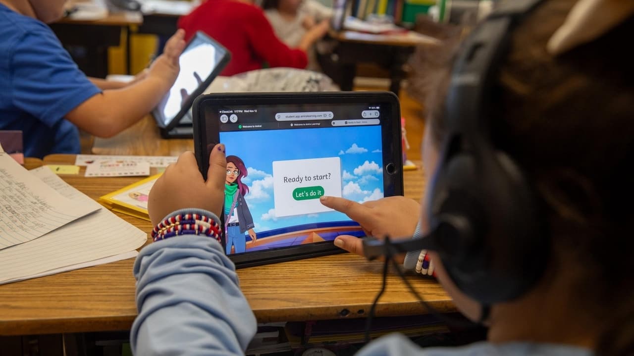 Hochul Considers Further Limits on Student Screen Time
