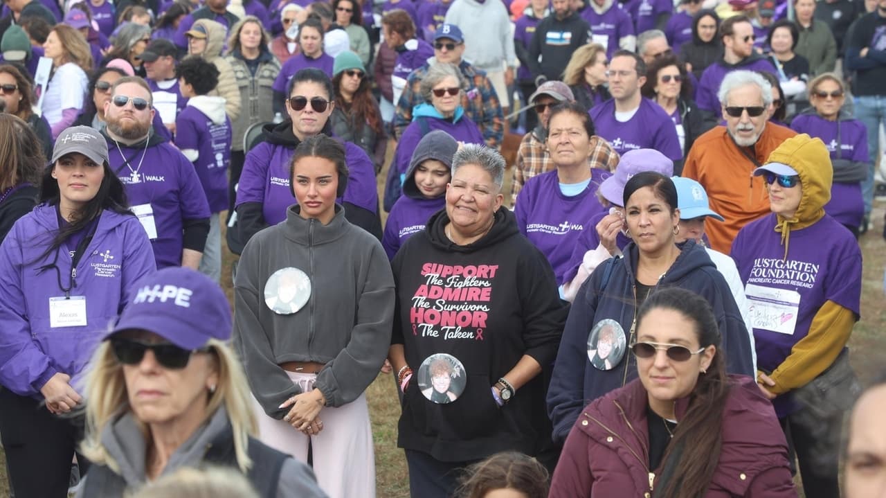 Thousands march 3 miles for pancreatic cancer research