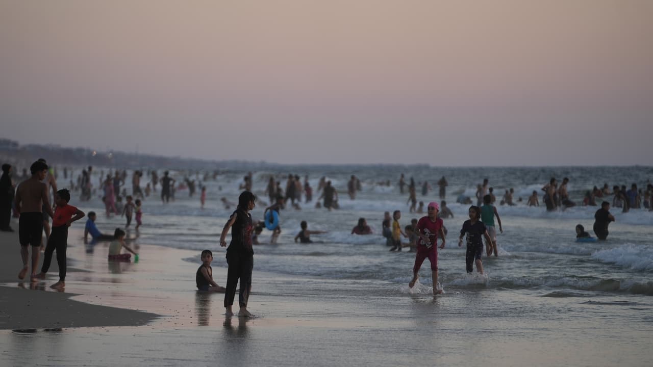 Israeli Gaza strikes cause casualties