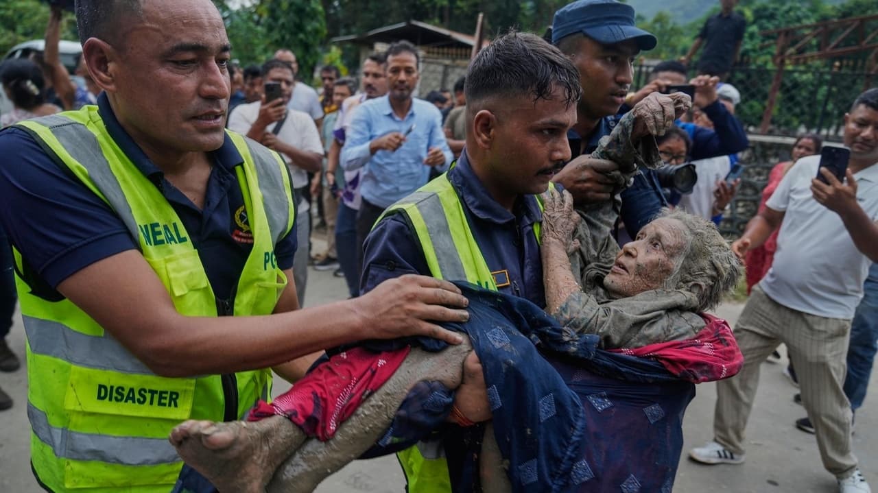 فيضانات Tibet ونيبال تودي بحياة ومفقودين