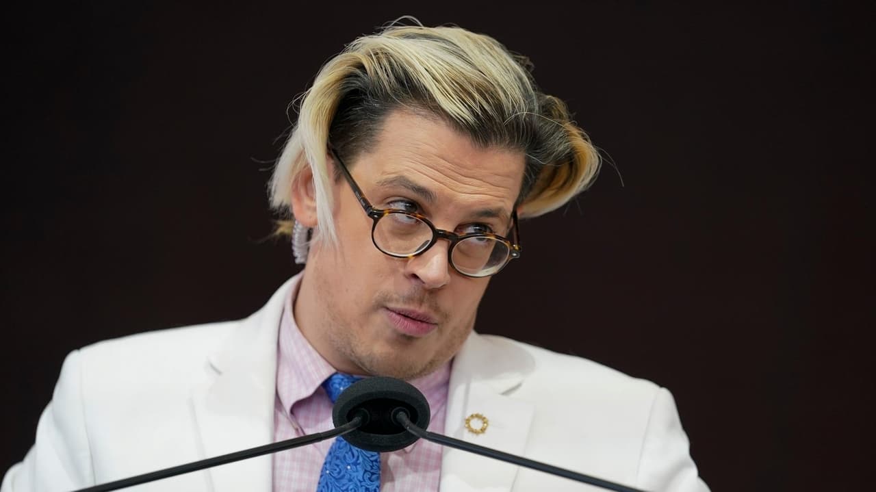 UK far-right figure Milo Yiannopoulos deported from US