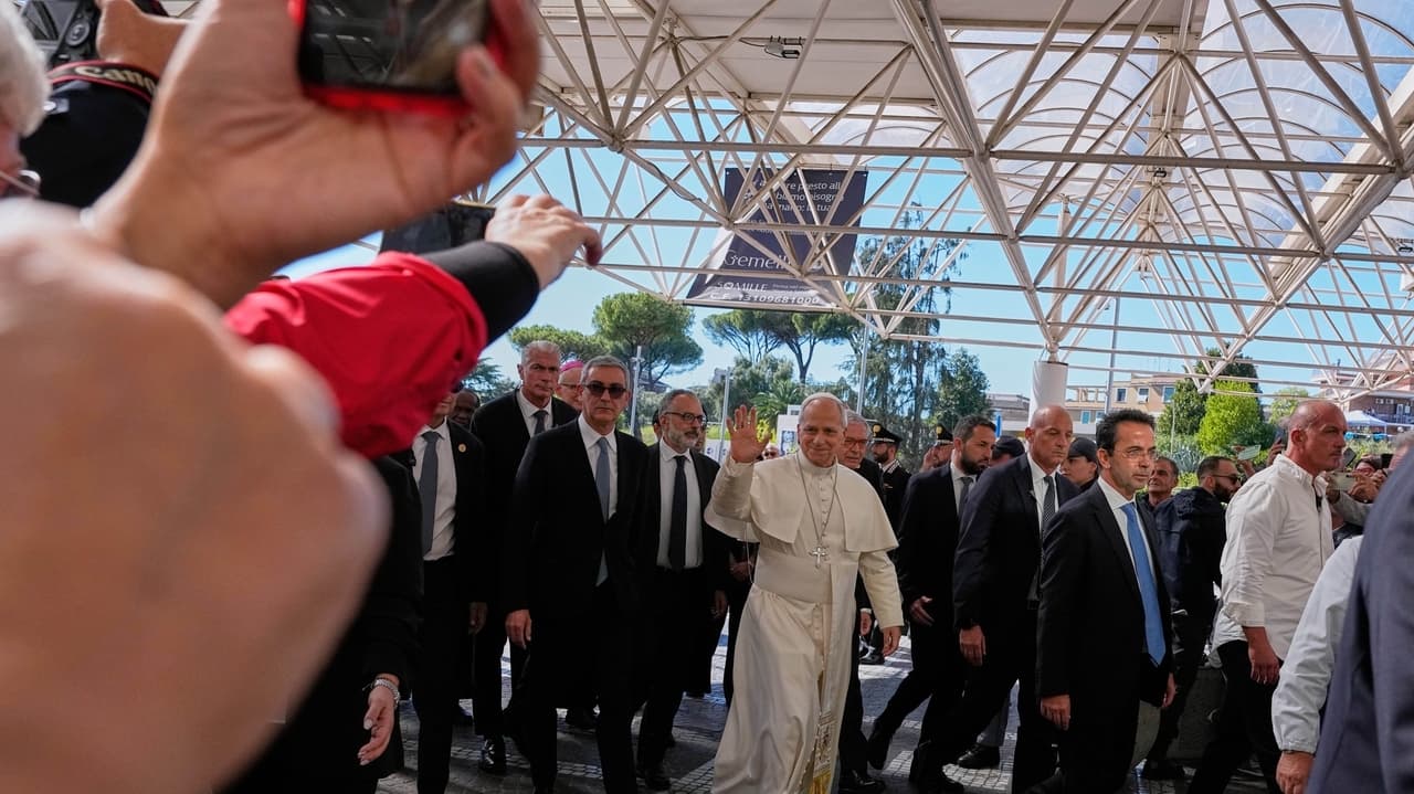 Vatican: Pope Leo Rested Calmly Post-Surgery