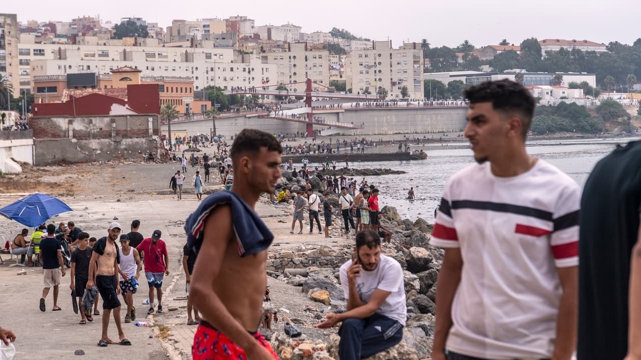 المغاربة يطمحون لمستقبل أفضل عبر عبور إسبانيا