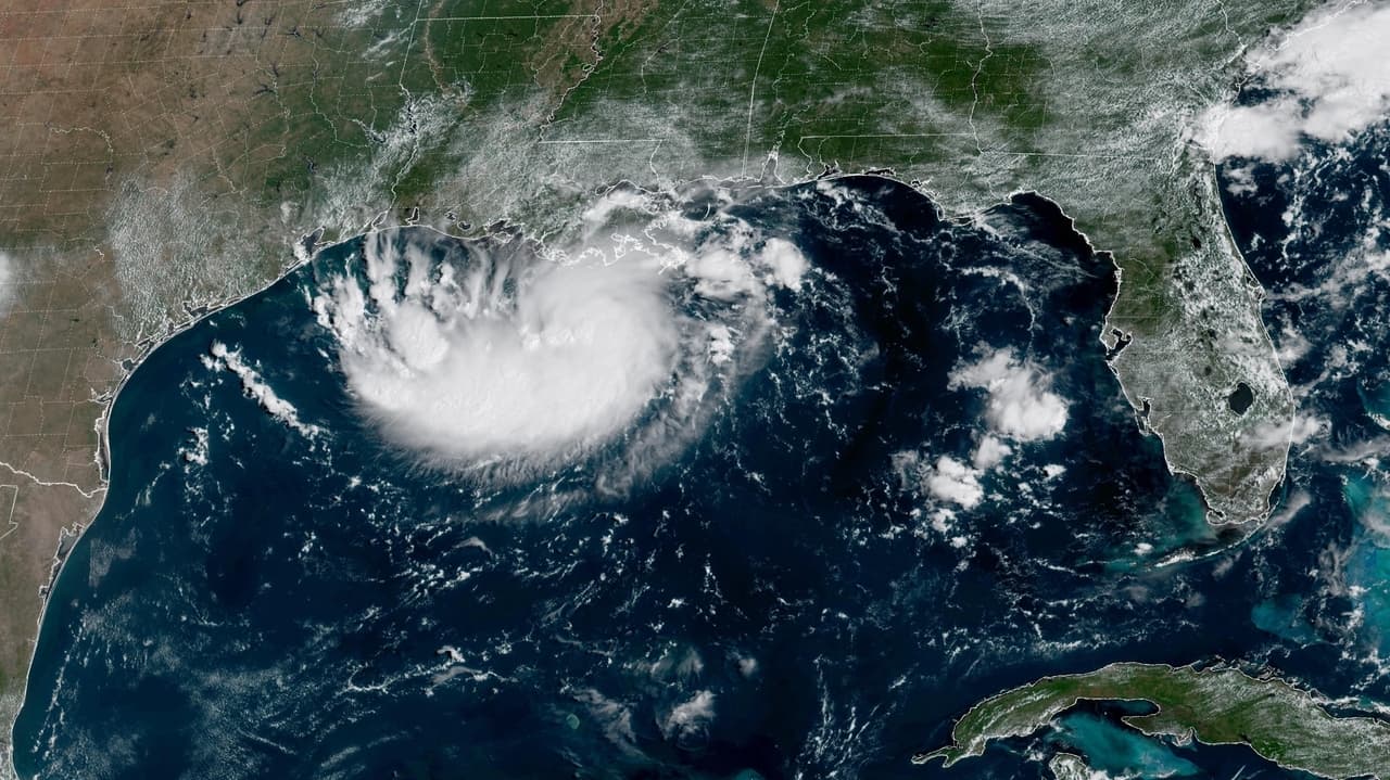 Storm EdouardApproaching Gulf Hawaii