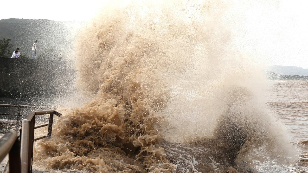 Typhoon Bavi Causes Strong Winds and Rain in Eastern China Amid Evacuations of Over 2 Million People