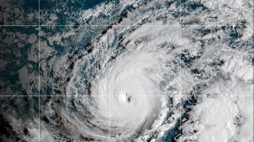 Hawaii Warned of Tropical Storm as Lowell Passes West