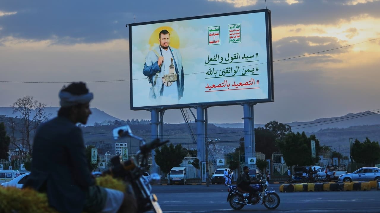 إف بي آي يوقف موظفًا في وزارة الطاقة لدعمه الحوثيين