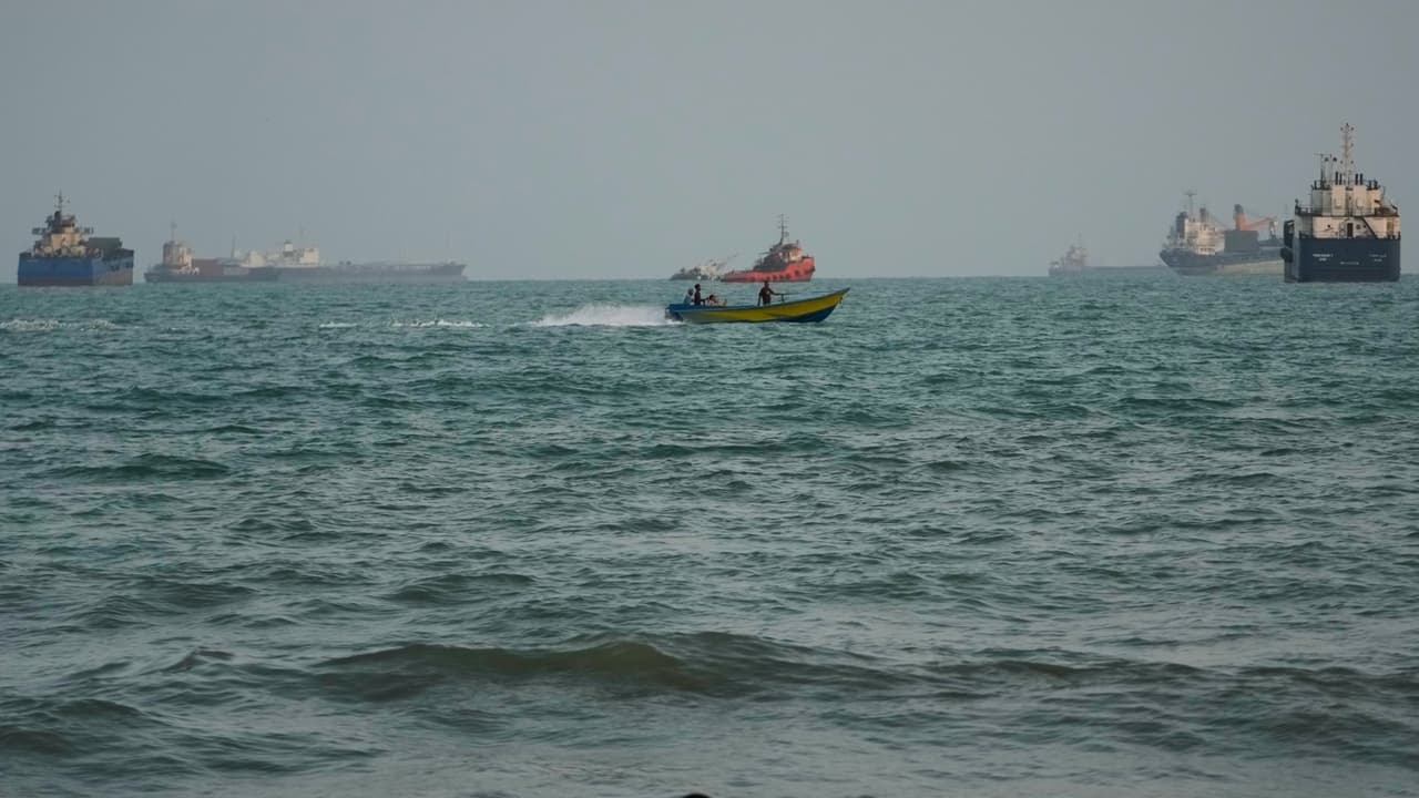 Iran reports attack on US vessel in Strait