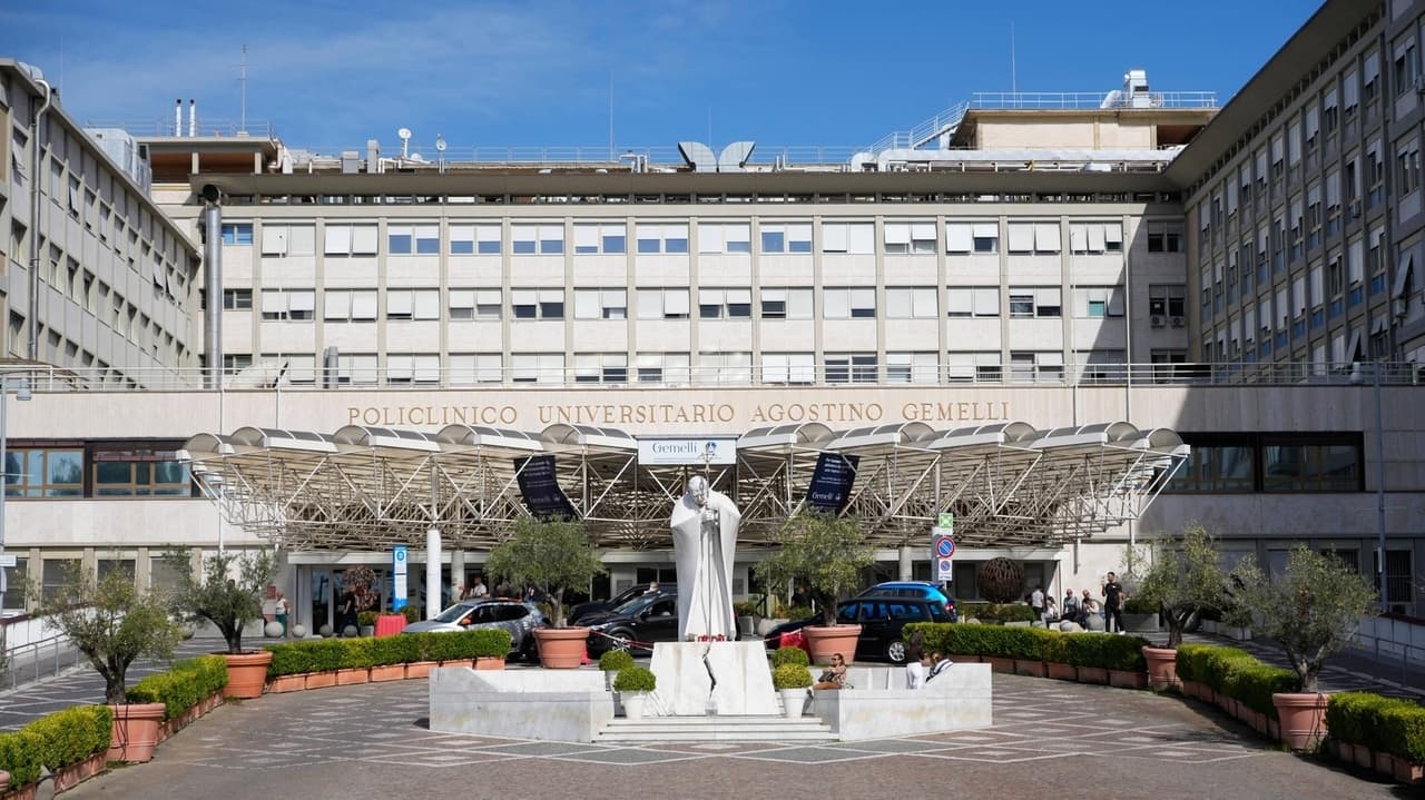 Doctors confirm Pope Leo's lung recovery