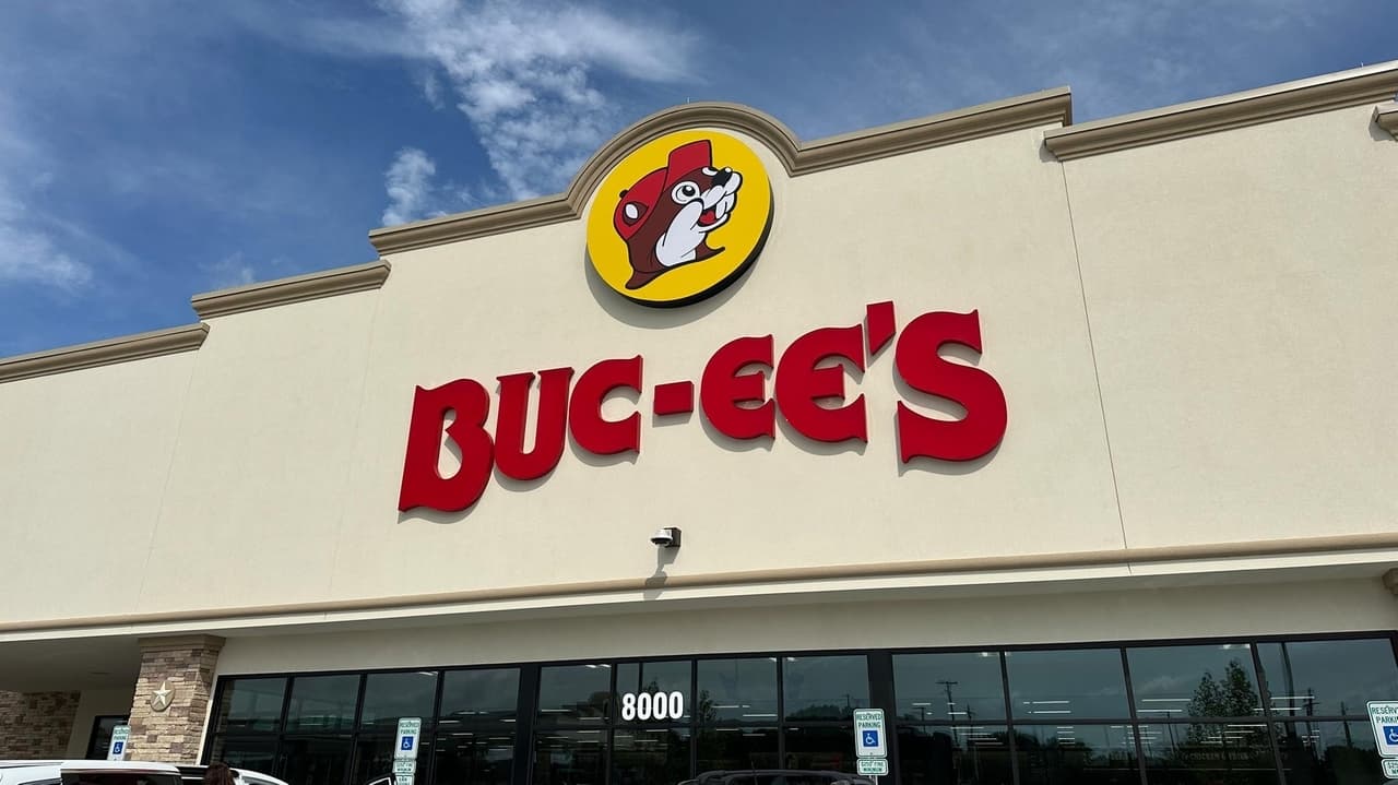Buc-ee's faces Ohio logo controversy