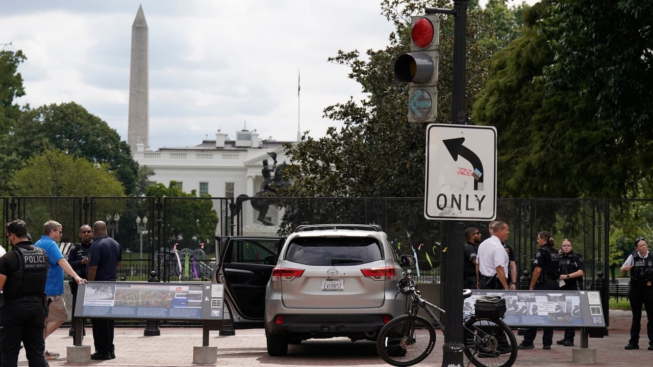Federal panel approves White House security redesign