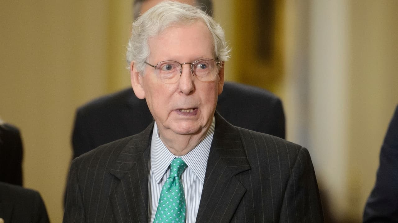 McConnell reenters Senate after hospitalization