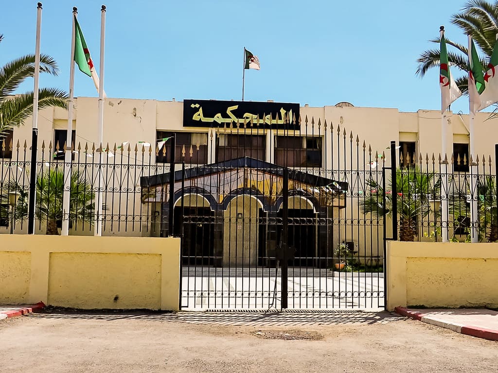 إيداع صاحب فيديو لباس الأطفال