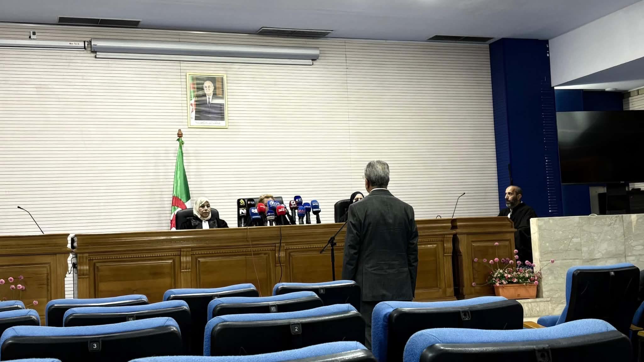 رئيس الانتخابية يؤدى اليمين في محكمة العاصمة