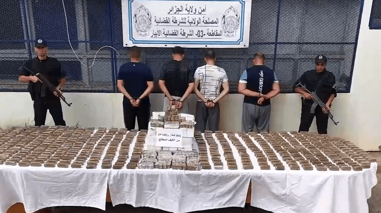 مصدر مغربي يضبط أكثر من قنطار كيف