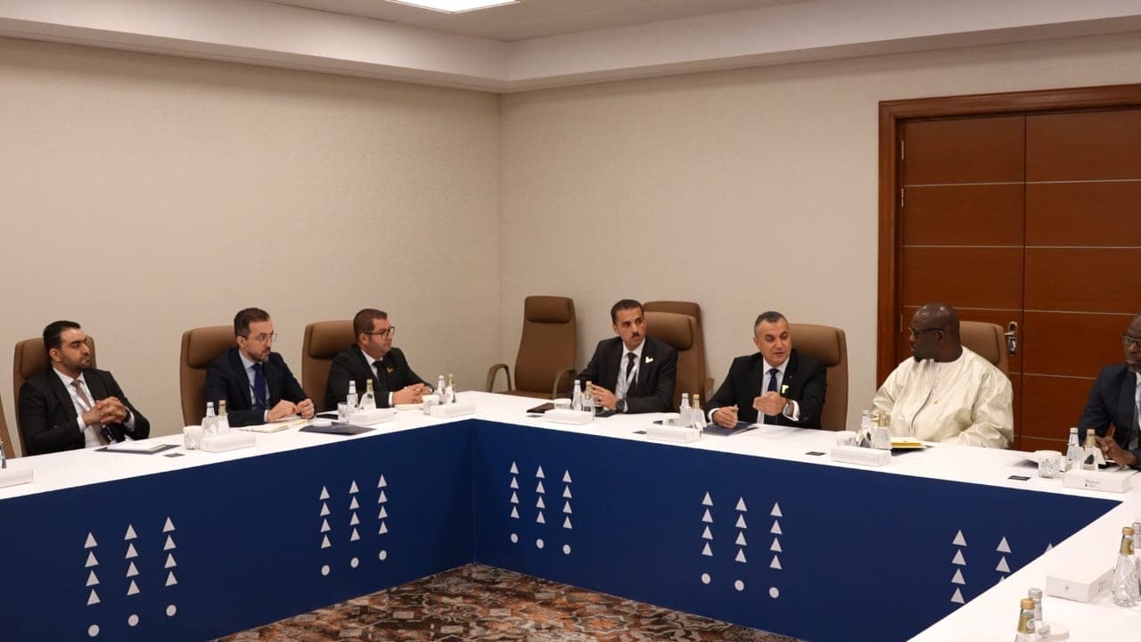 الرياض: زروقي يناقش تطوير التعاون التكنولوجي