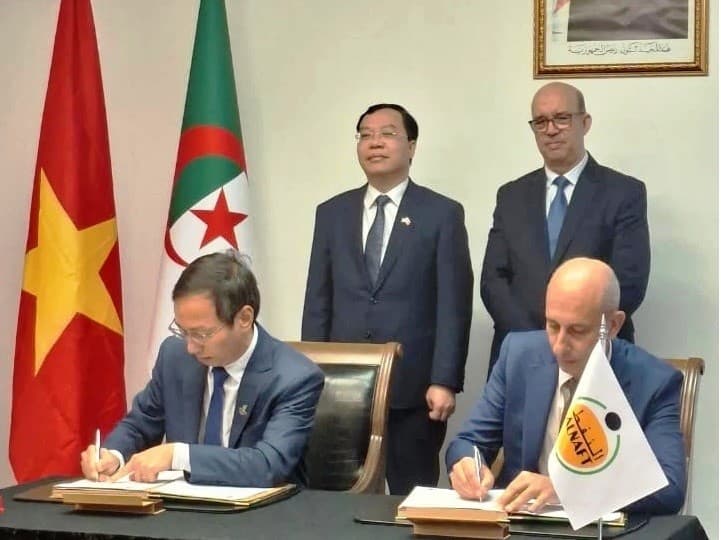 Al-Nafut signs study cooperation with Vietnamese oil institute