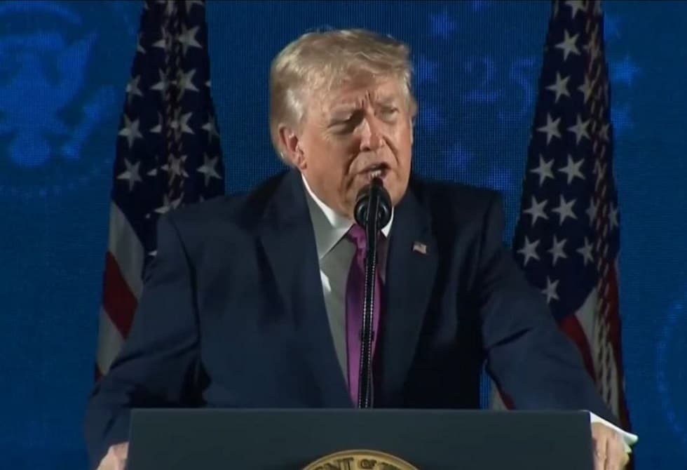 ترامب: كسرنا عزيمة إيران خلال جنازة خامنئي