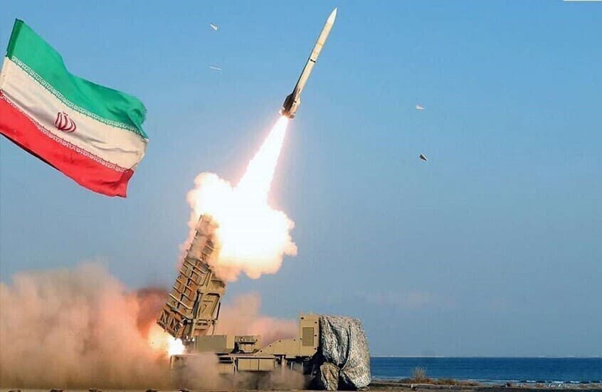 صحيفة وول ستريت جورنال: إيران تستعيد الوصول إلى 30 من أصل 33 موقعًا صاروخيًا على طول مضيق هرمز