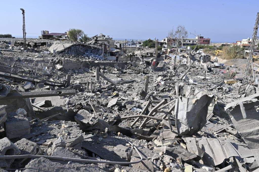 Israeli Army destroys Hezbollah weapons depots in southern Lebanon
