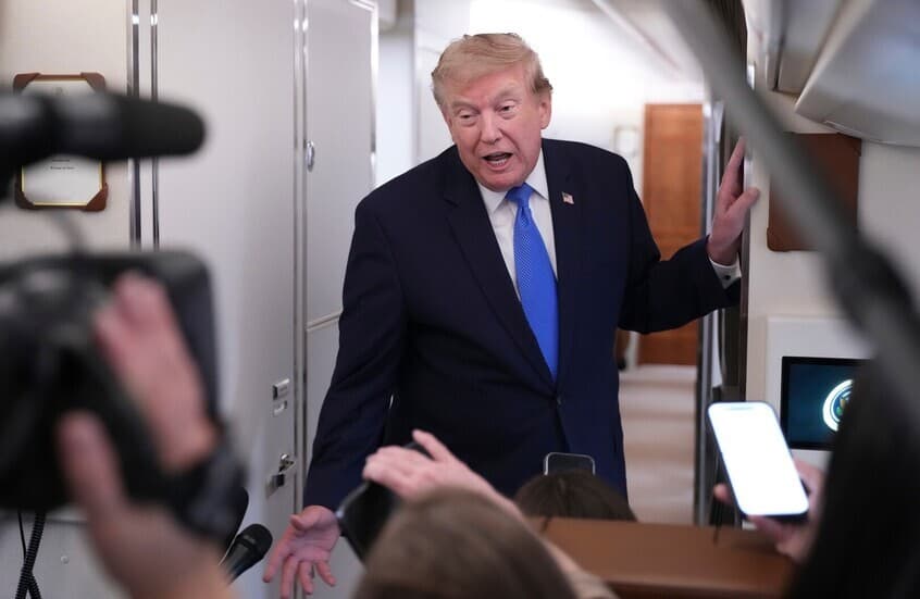 Trump Alters Plane in Turkey Over Iran Threat