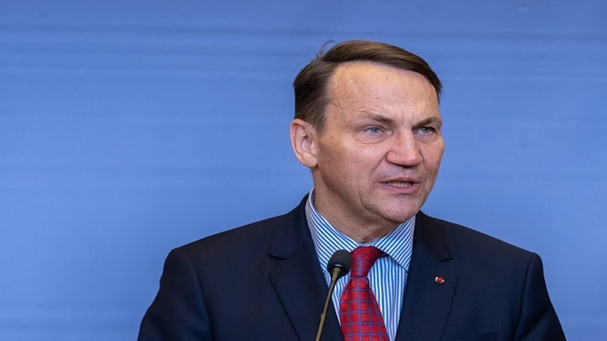 بولندا تهدد بوقف دعم ستارلينك في أوكرانيا