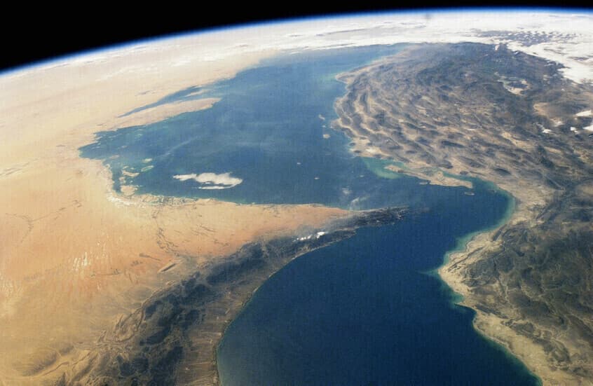 Oil slicks in Gulf raise disaster risk