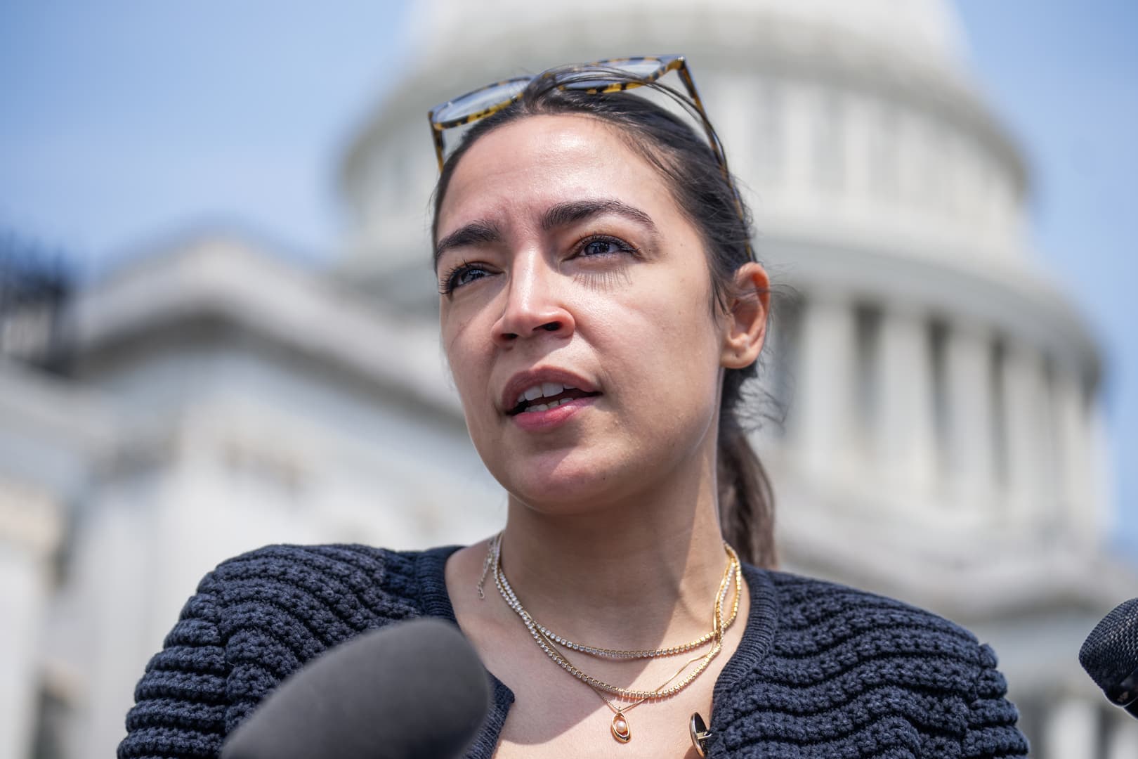Congresswoman stirs debate by freezing eggs