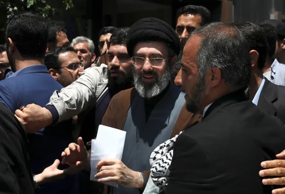 ترامب يشكك في وفاة المرشد الإيراني الجديد